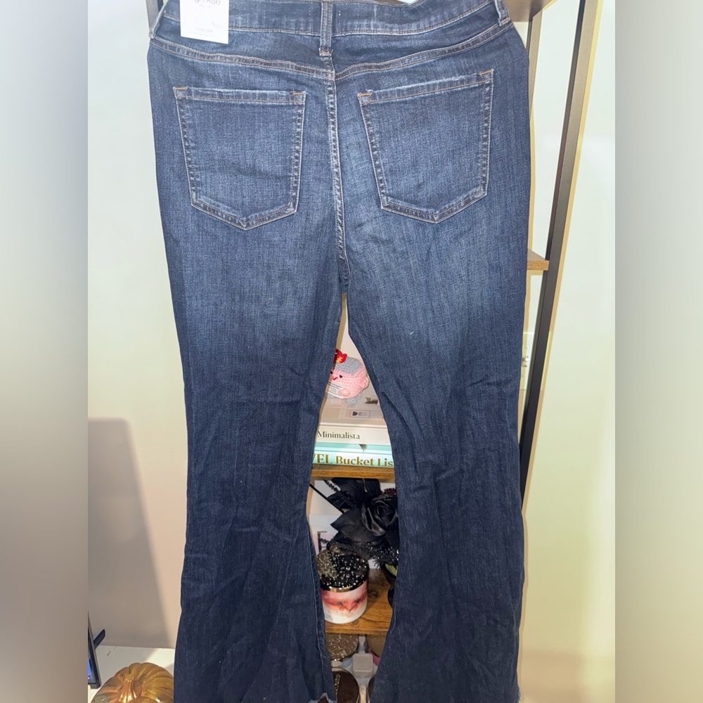 🟢🟢Sneak Peek Blue Distressed Flare Jeans - Picture 3 of 4